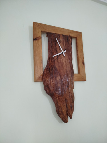 ساعت دیواری چوبی