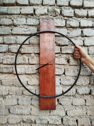 ساعت چوبی فندقی